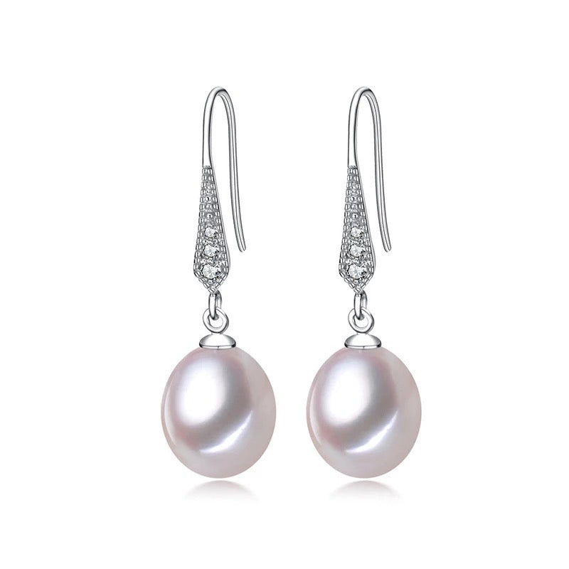 Elegant earrings, zircon and freshwater pearl