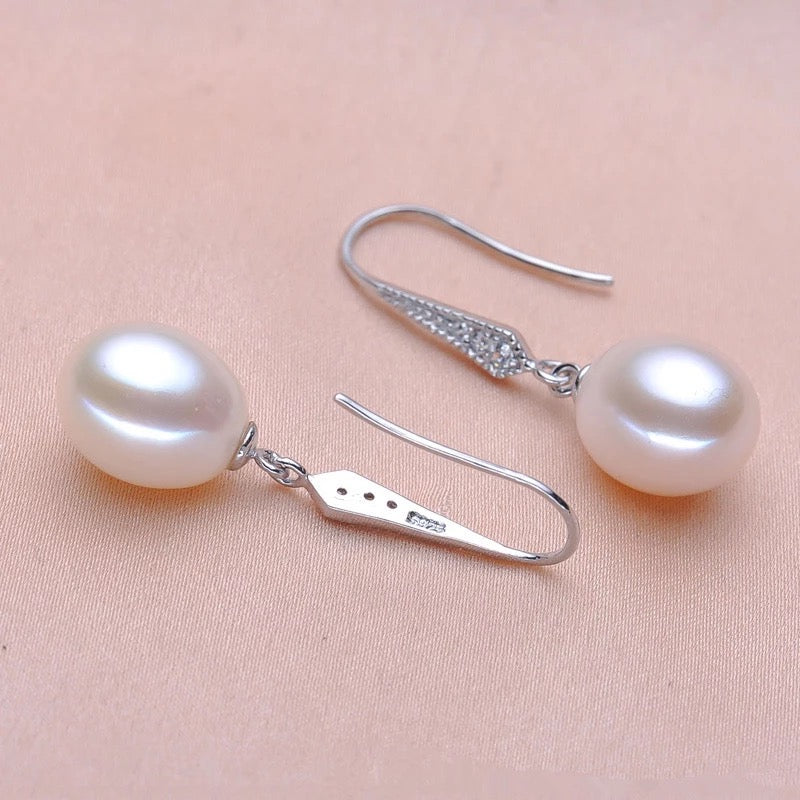Elegant earrings, zircon and freshwater pearl