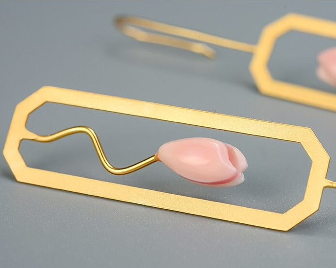 Minimalistische Hängeohrringe Tulpe