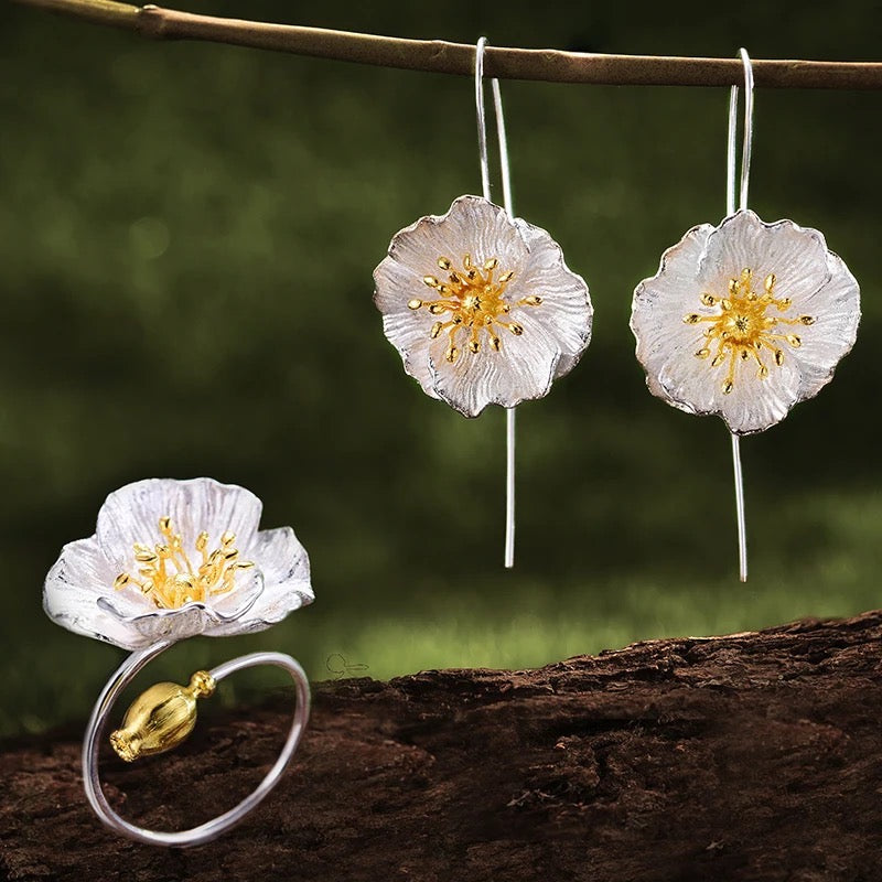 Handgefertigte Ohrringe und Ring "Blühende Mohnblume"