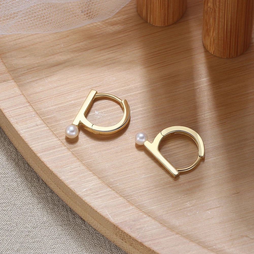 Handmade pearl earrings letter D with pearl