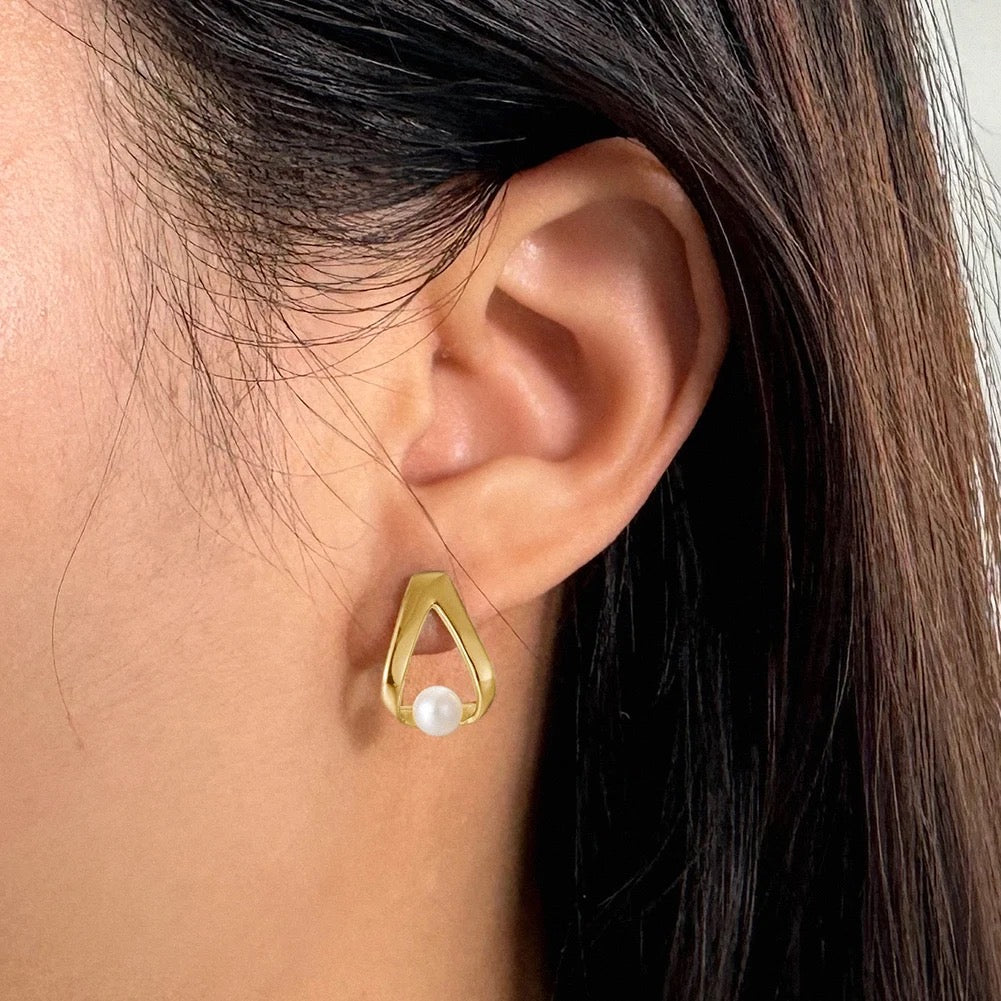 Triangle stud earrings with small freshwater pearl