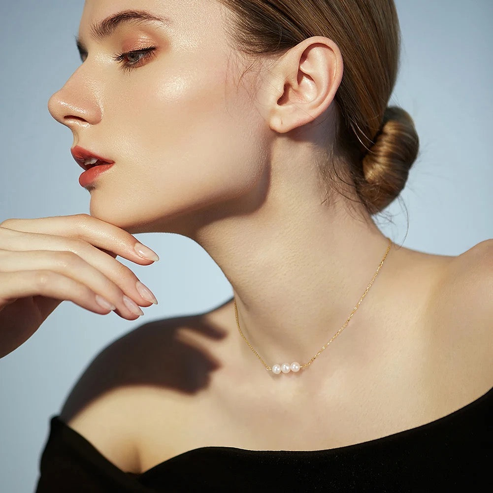 Delicate choker with three freshwater pearls on the bar, 925 silver 14K gold