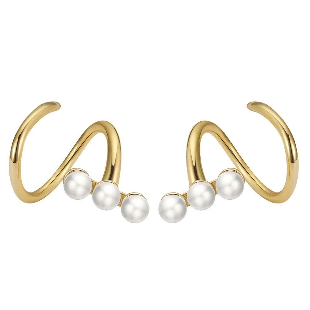 Modern earrings: small spiral and 3 freshwater pearls