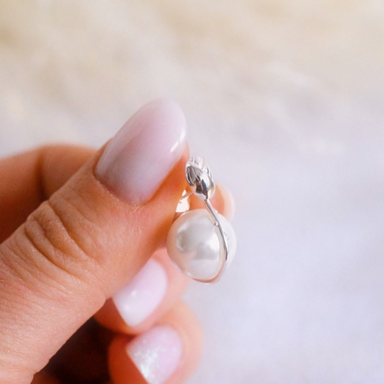 Elegante Ohrringe Lotus Blume und Shellperle, 925er Silber