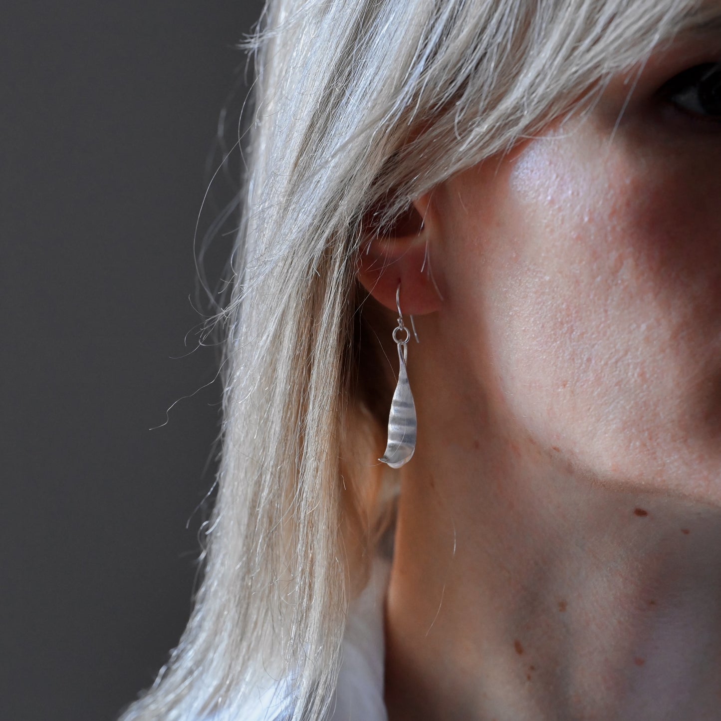 Minimalist pea earrings, 925 silver, freshwater pearls
