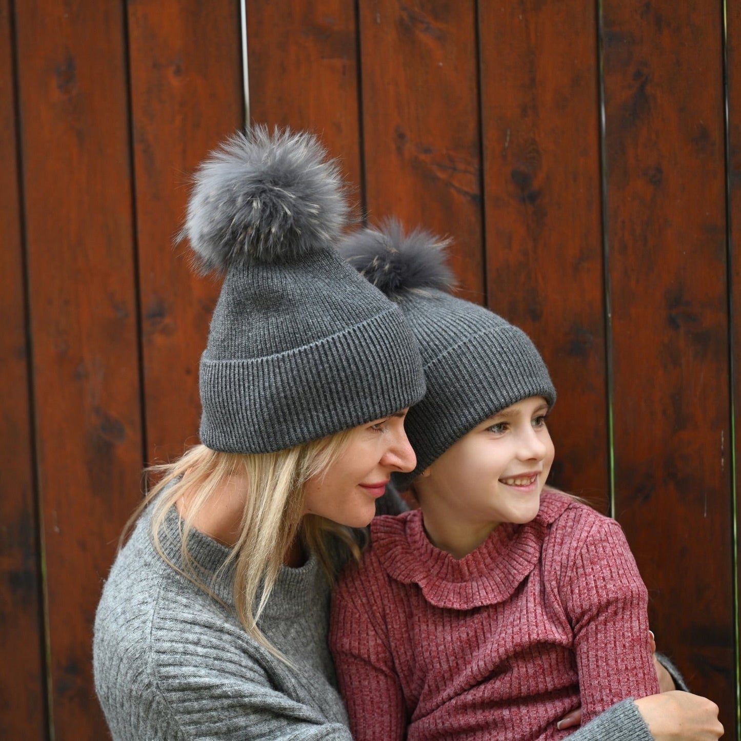 Kaschmir und Merinowolle Mama und Tochter passende Mützen mit Pompon