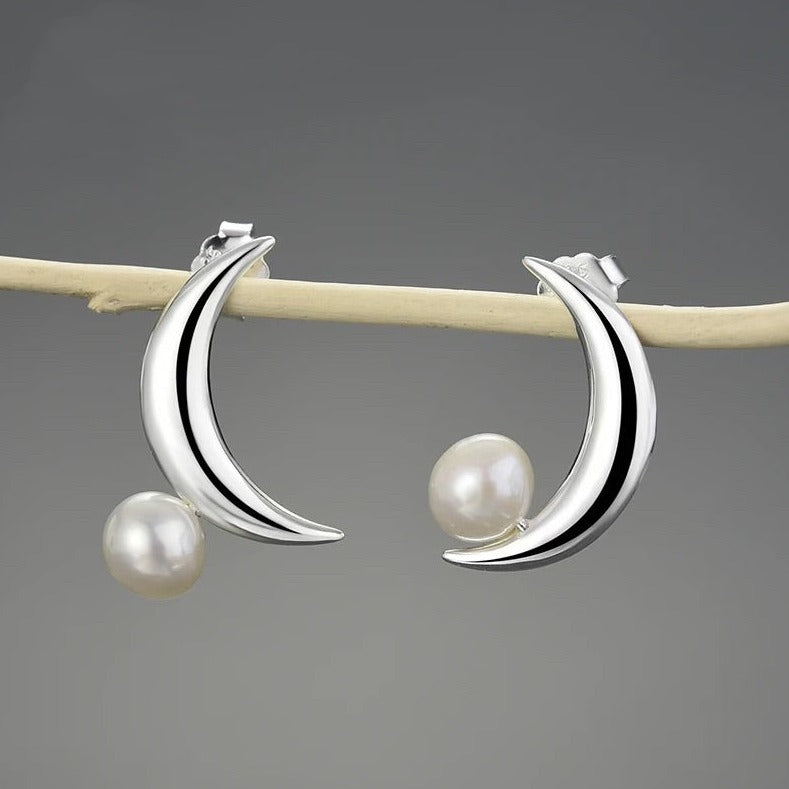Earrings moon and pearl