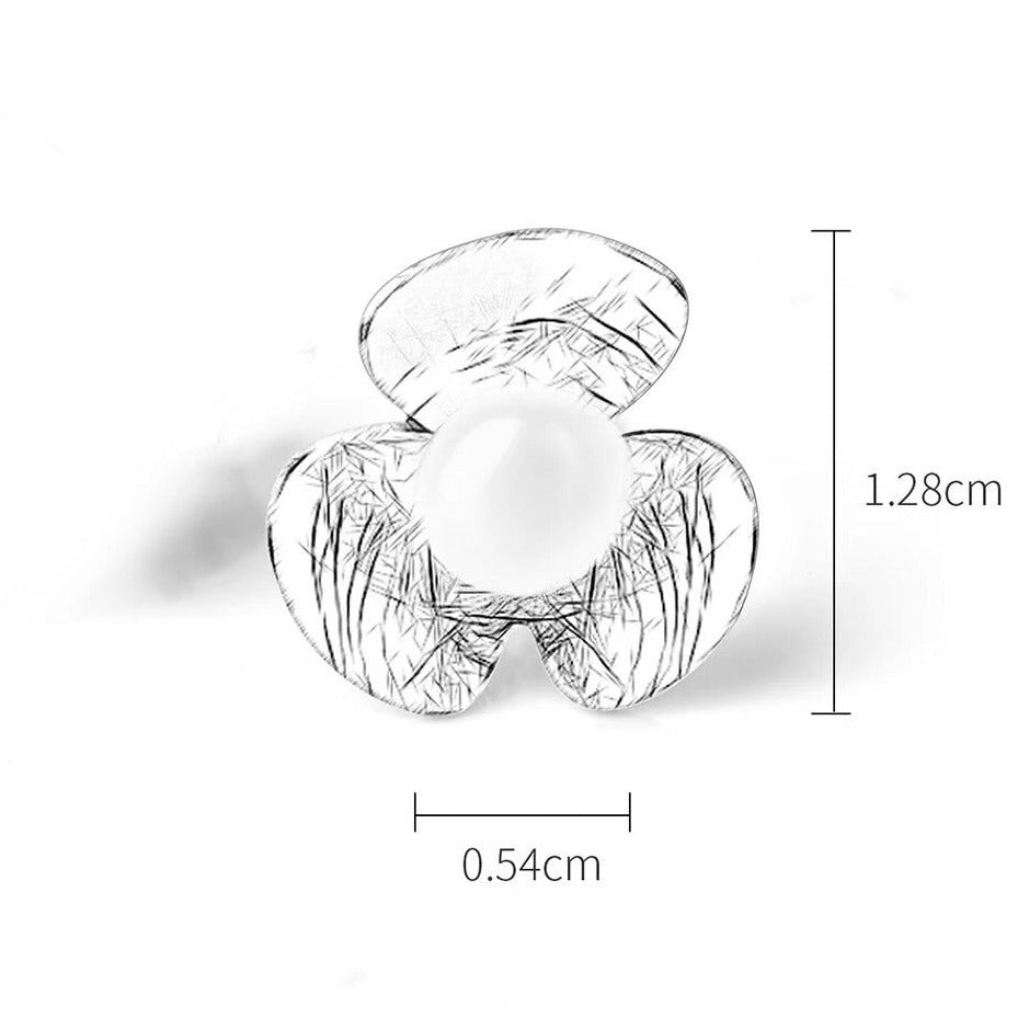 Stud earrings clover leaf with pearl