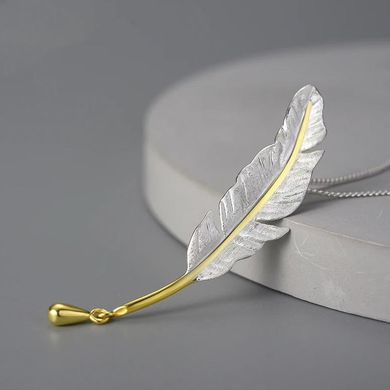 Delicate feather necklace