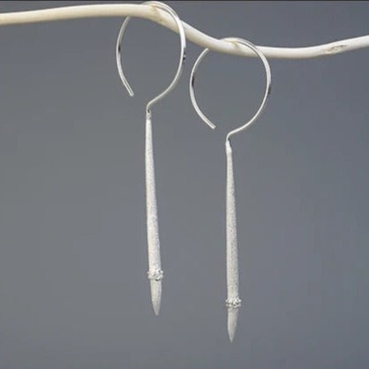 Minimalistische Hängeohrringe große Nadel