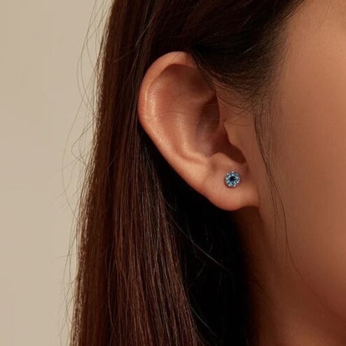 Handgefertigte kleine Evil Eye Ohrstecker