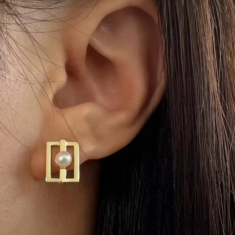Small Geometric Stud Earrings Square with Pearl
