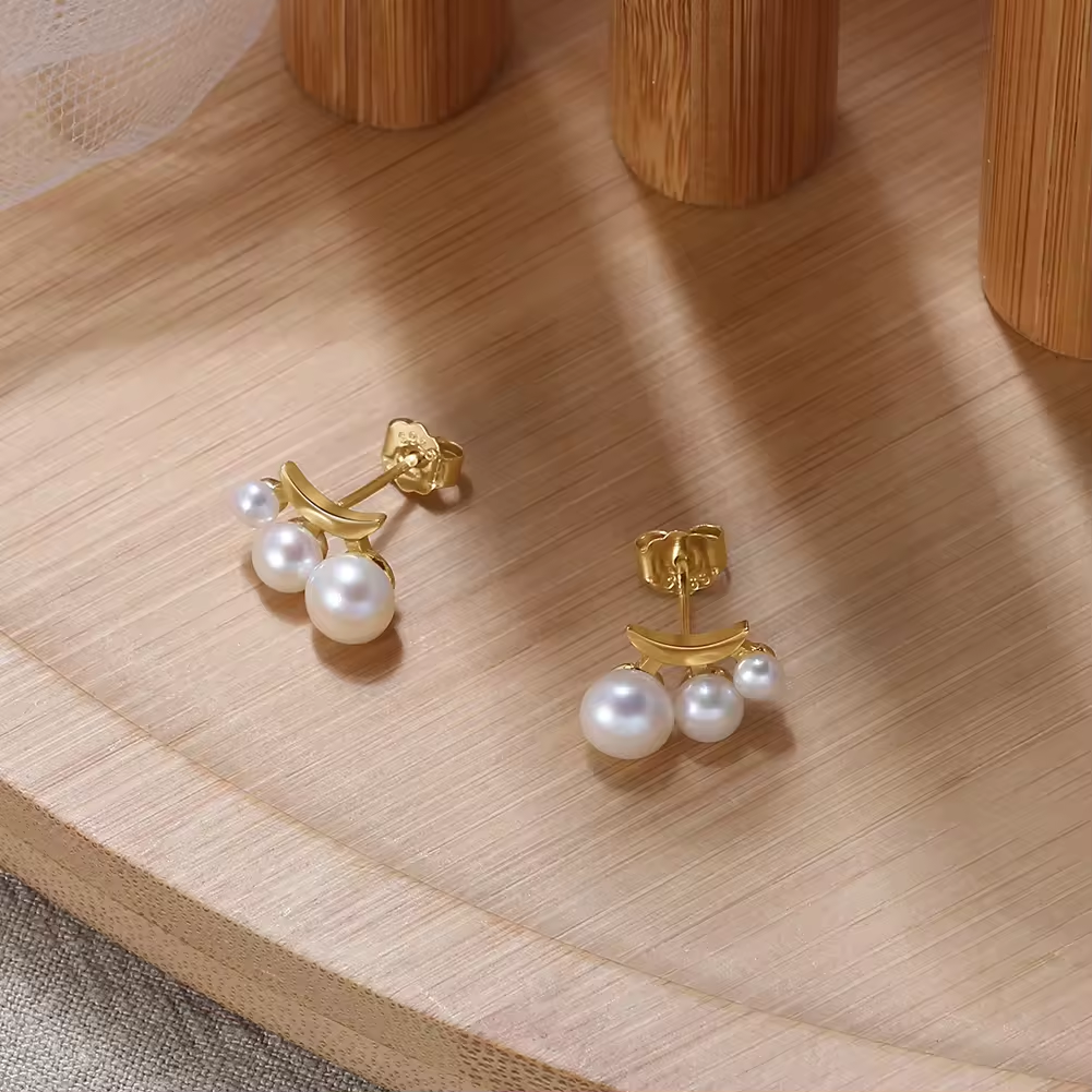 Minimalist Stud Earrings 3 Pearls