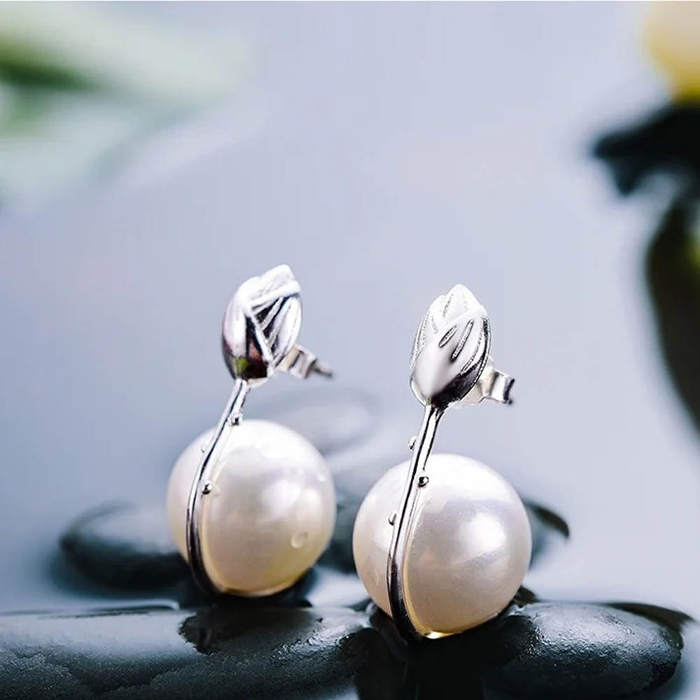 Elegante Ohrringe Lotus Blume und Shellperle, 925er Silber