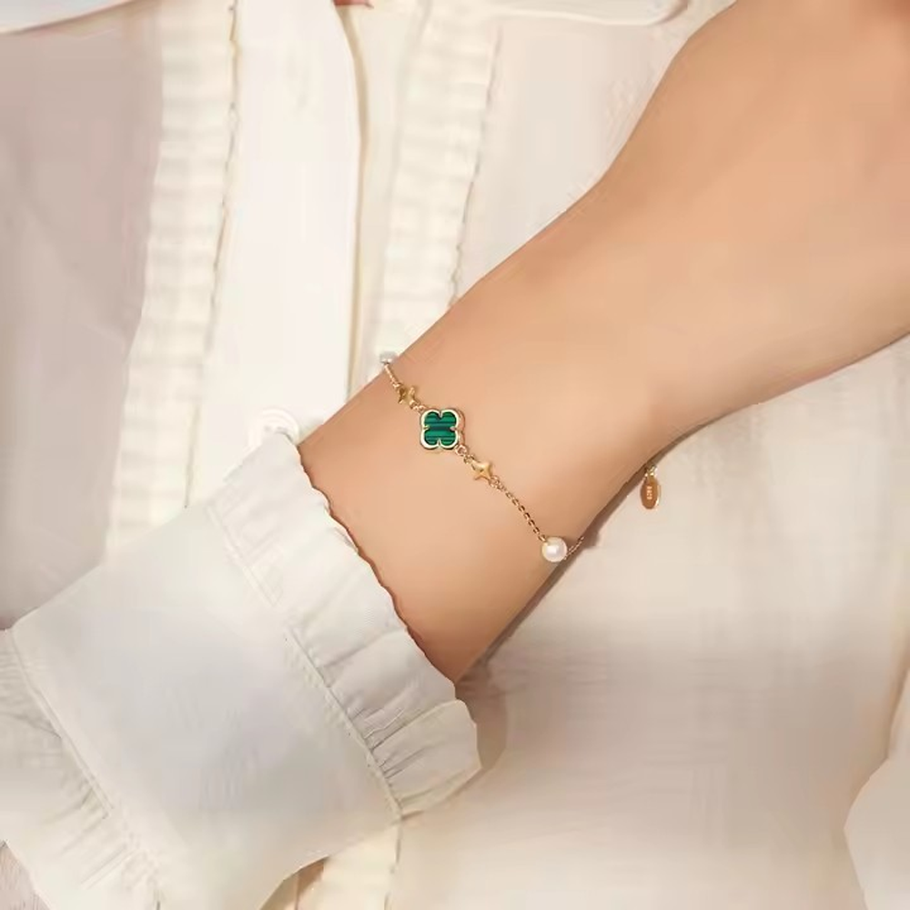 Zartes Armband grünes Kleeblatt und Süßwasserperlen, 925er Silber, 14K Gold