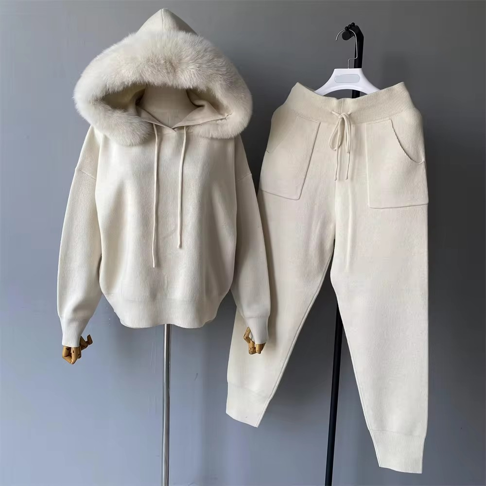 Women's cashmere suit with hood, beige