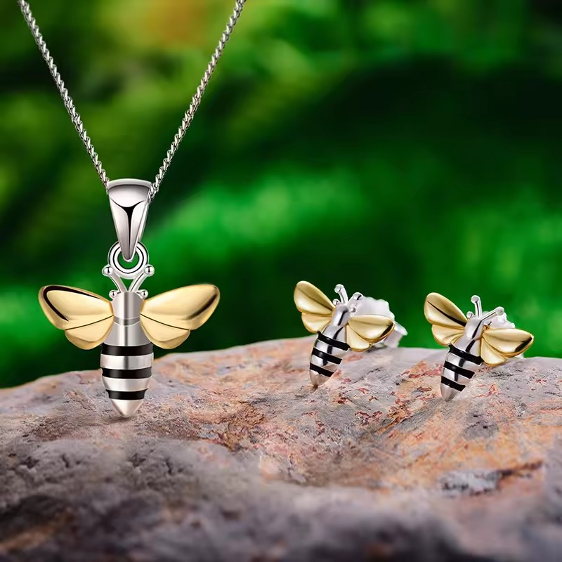 Necklace with bee pendant, 925 silver, 18K gold