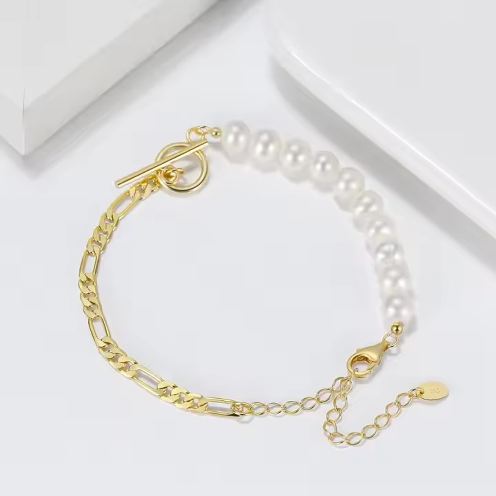 Elegantes Armband mit Figaro-Kette, Süßwasserperlen, 925er Silber, 14K Gold