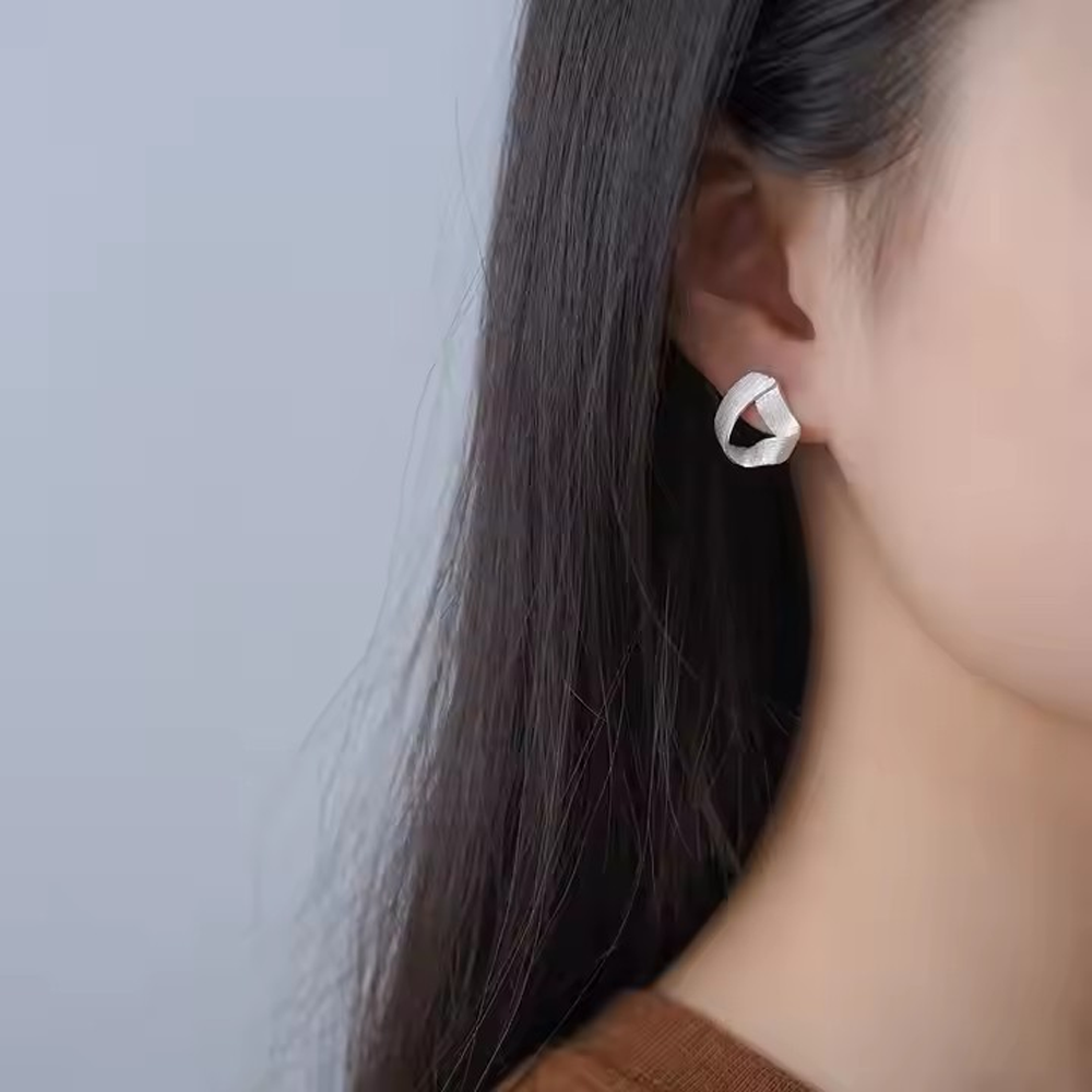 Handgefertigte Dreieck Ohrstecker, 925er Silber, 18K Gold