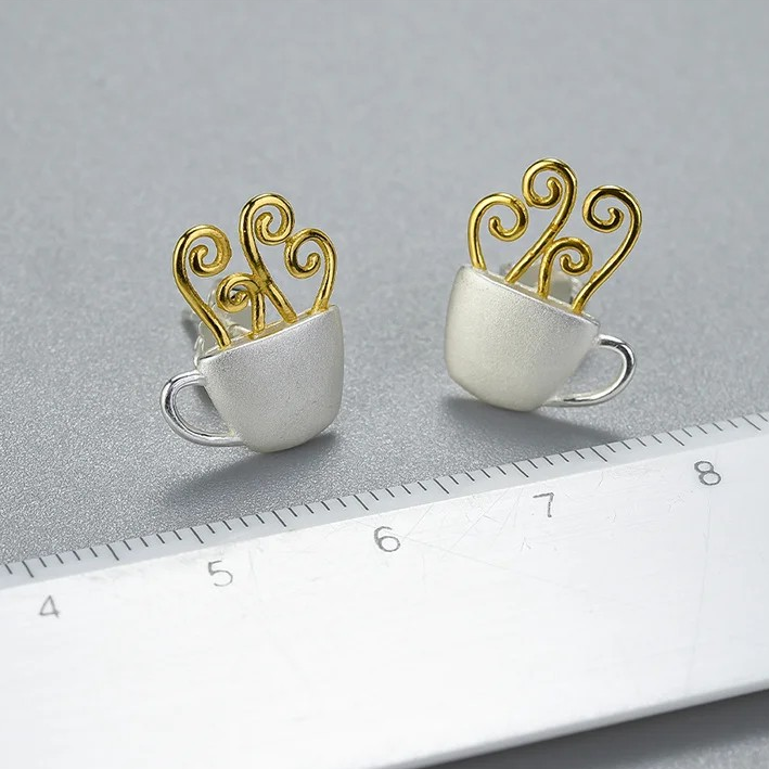 Tasse mit heißem Kaffee Ohrstecker, 925er Silber, 18K Gold