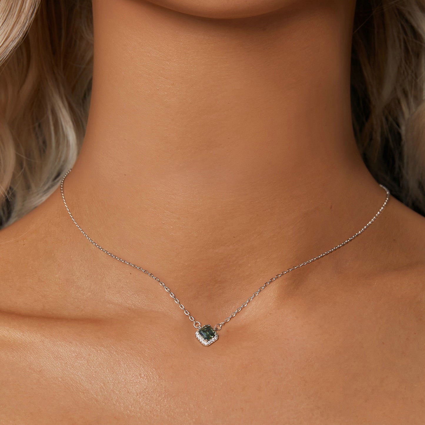 925 Sterling Silber Halskette mit 0,6 ct grünem Moissanit & Zirkonia