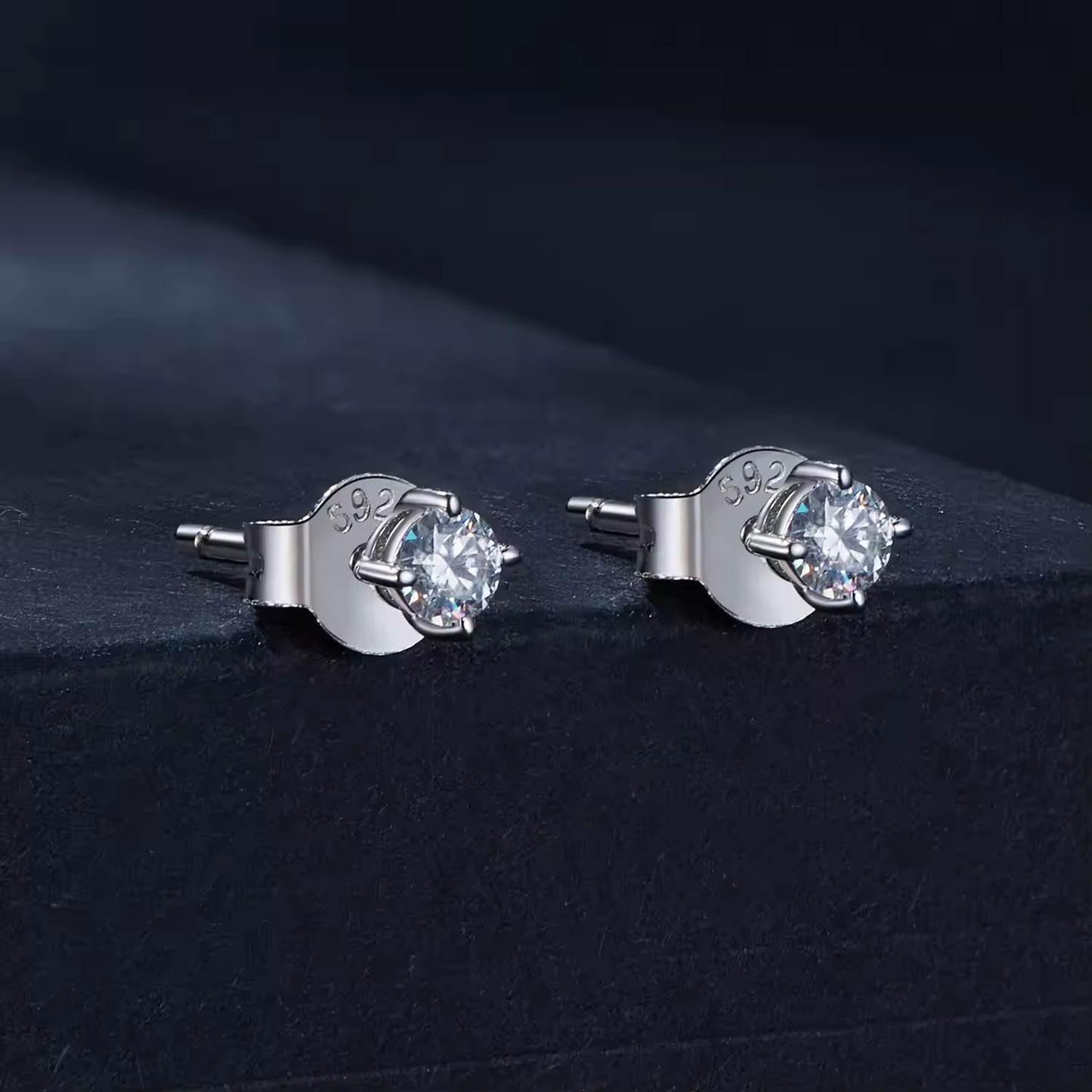 Moissanite Stud Earrings 3 mm 0.1 Ct, GRA Certificates, VVS1 Clarity