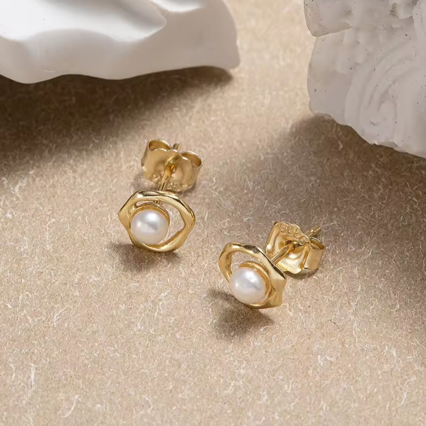 Handmade minimalist stud earrings irregular circle and pearl