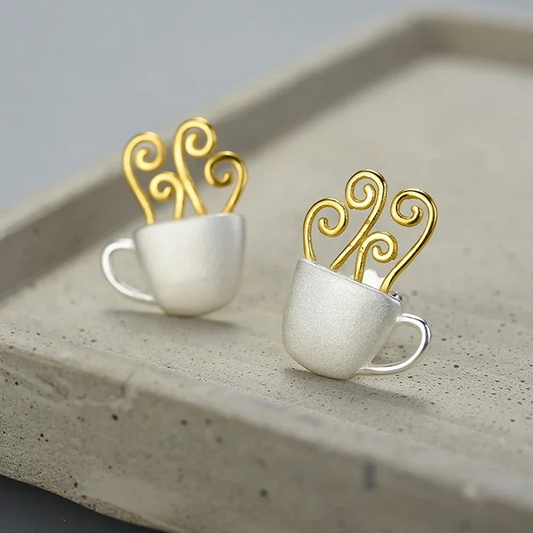Tasse mit heißem Kaffee Ohrstecker, 925er Silber, 18K Gold