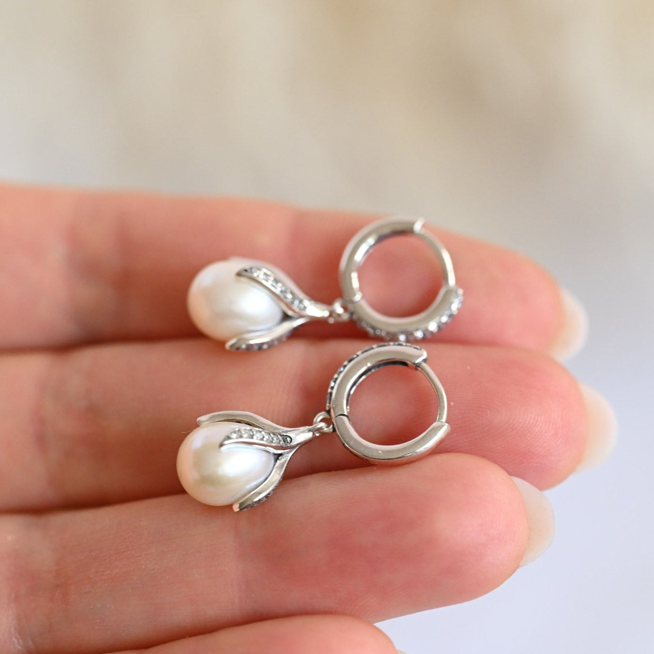 Handmade pearl earrings delicate flower, natural pearls, 925 silver