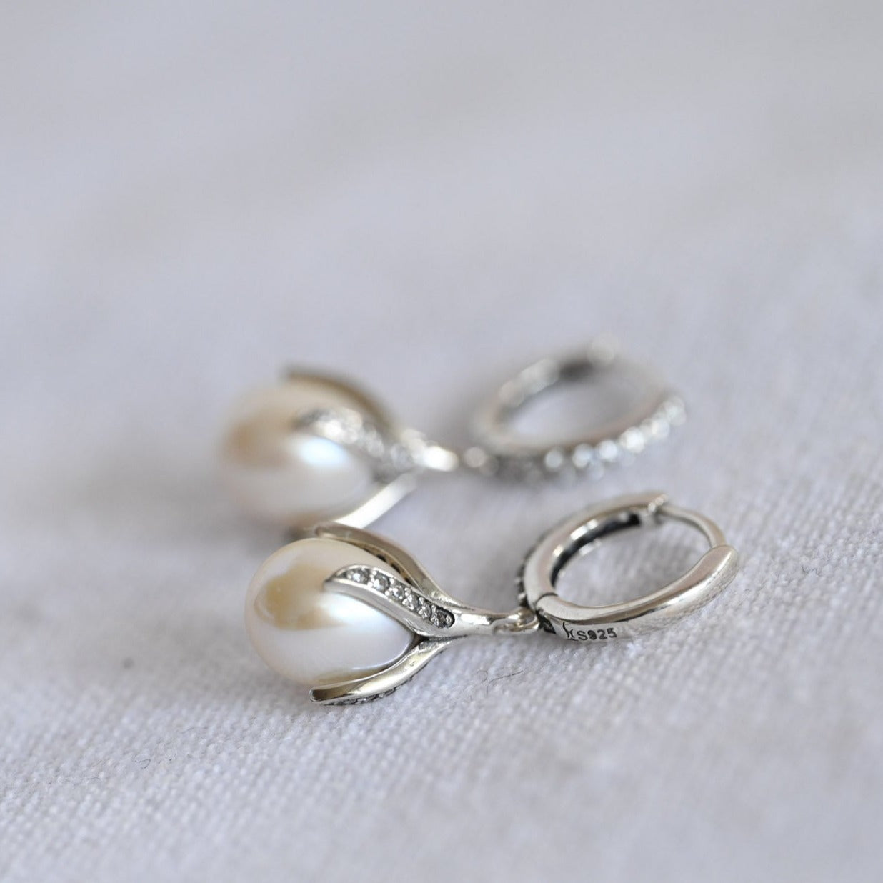 Handmade pearl earrings delicate flower, natural pearls, 925 silver