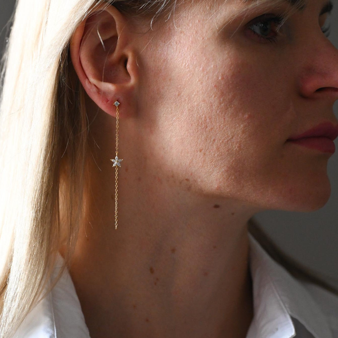 Chain Earrings with Delicate Flower Silver