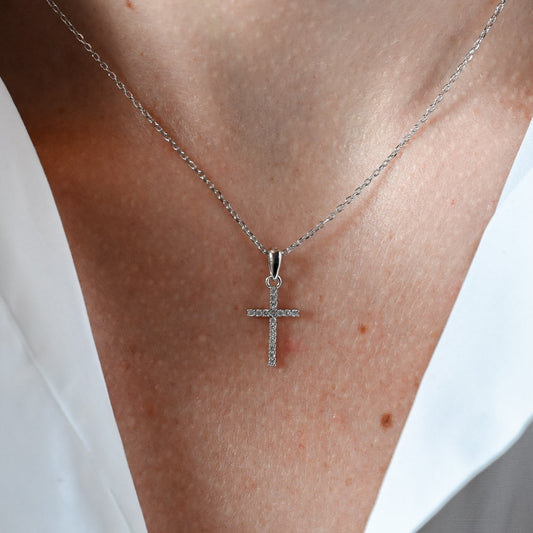 Minimalistische Kette mit kleinem Zirkon Kreuz Anhänger, 925er Silber