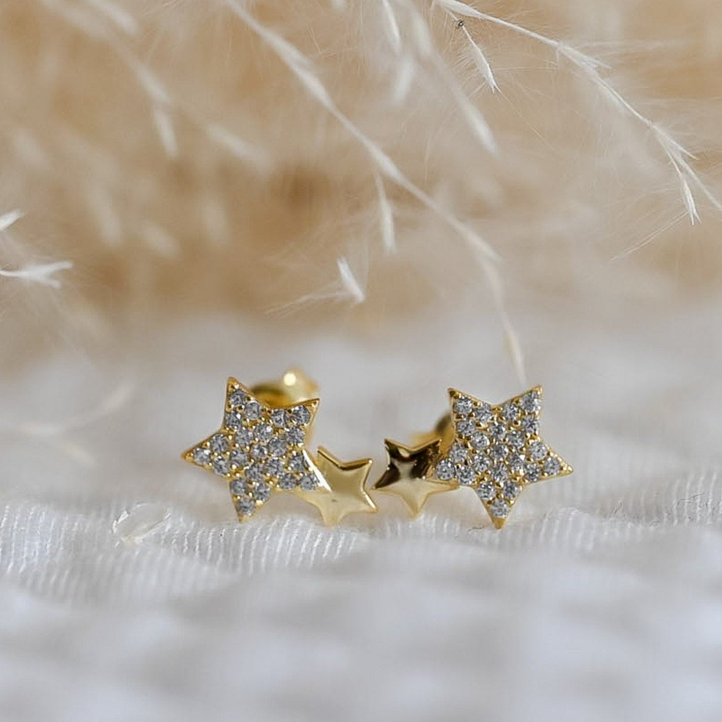 Minimalist stud earrings with two stars, 925 silver, 14K gold