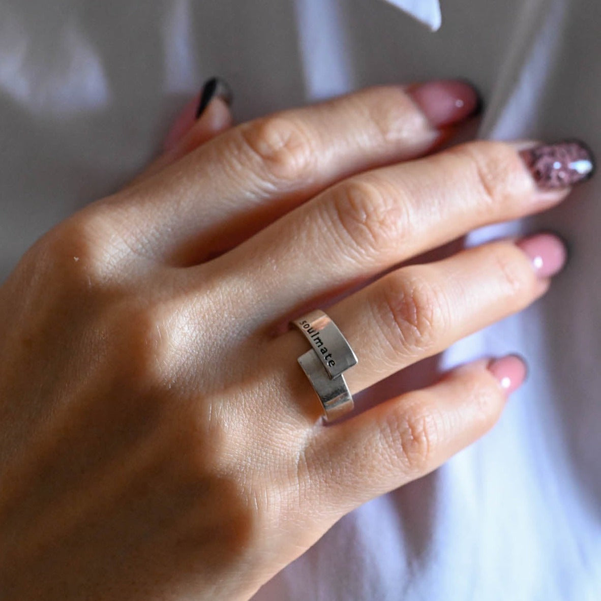 Verstellbarer Ring mit Gravur "Soulmate"