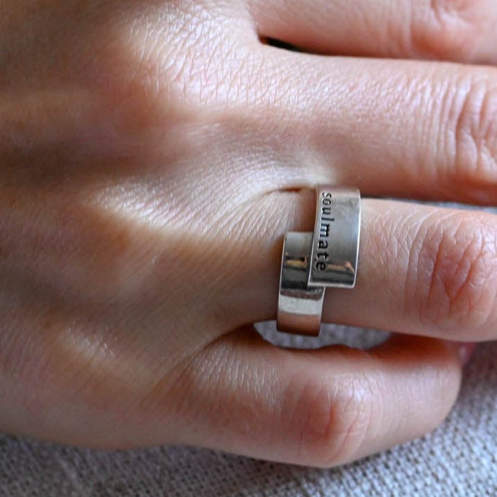 Verstellbarer Ring mit Gravur "Soulmate"