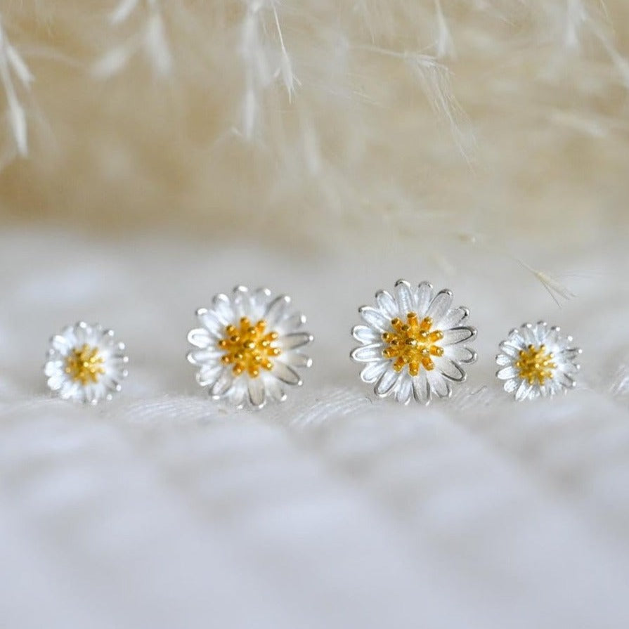 Daisy Stud Earrings, 925 Silver, 18K Gold