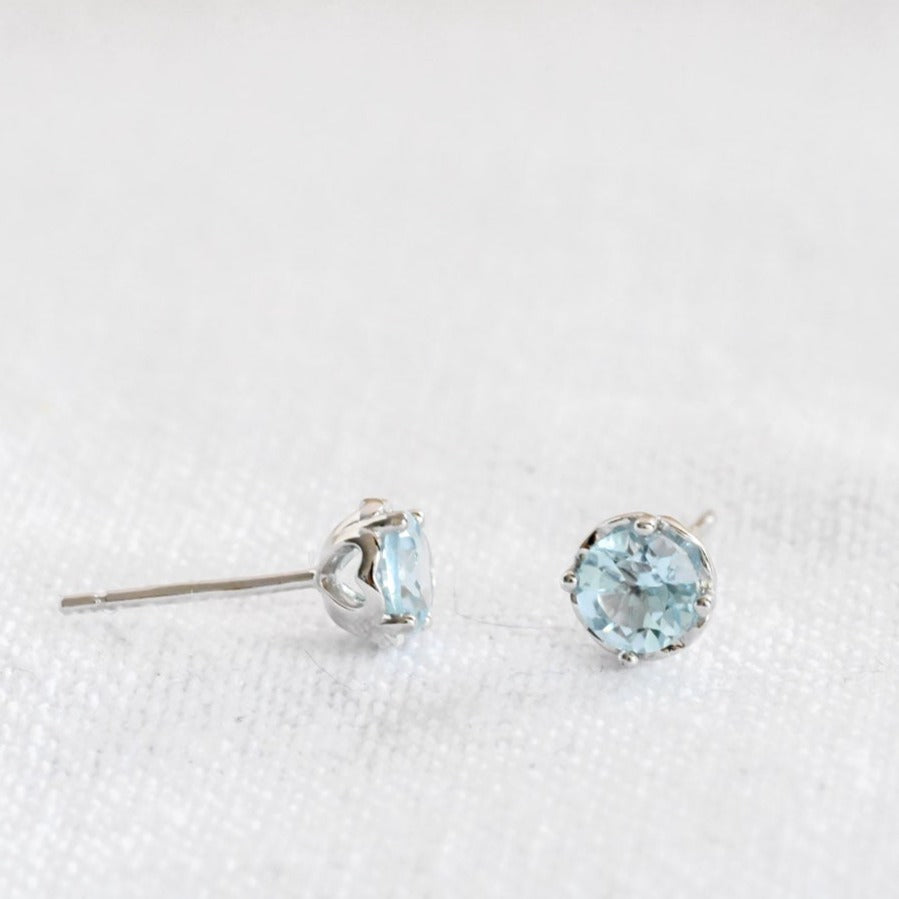 Small stud earrings with natural topaz, 6mm, 925 silver