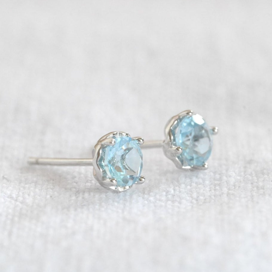 Small stud earrings with natural topaz, 6mm, 925 silver