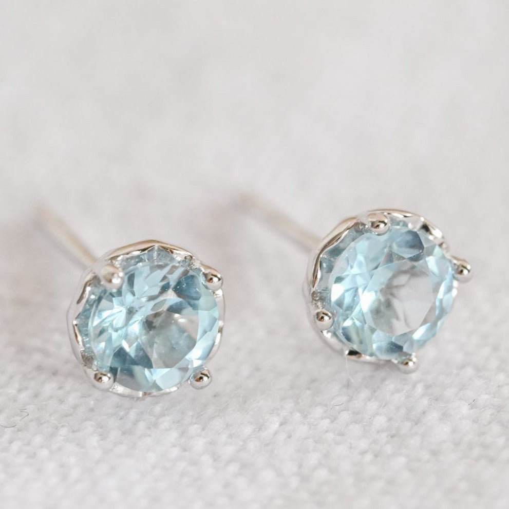 Small stud earrings with natural topaz, 6mm, 925 silver