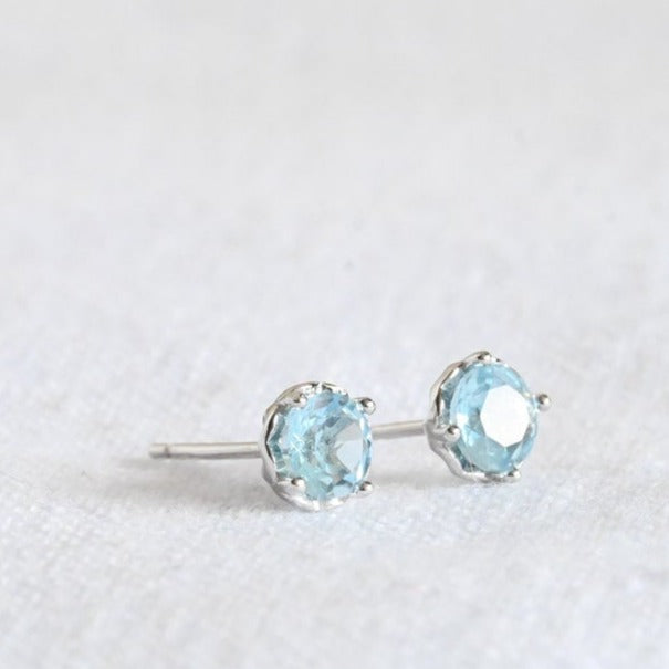 Small stud earrings with natural topaz, 6mm, 925 silver