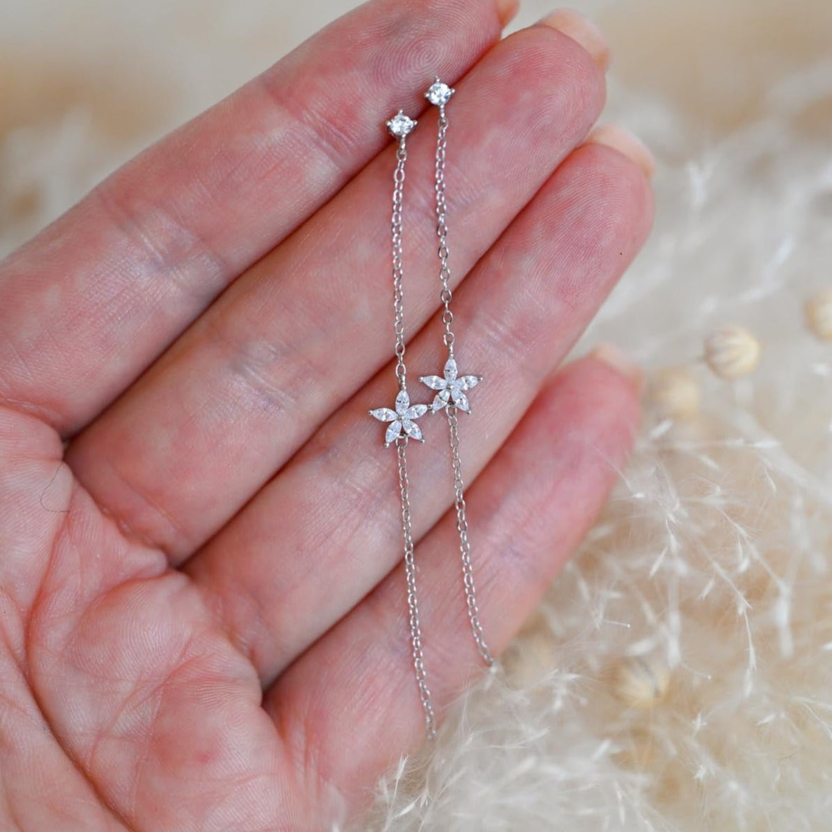 Chain Earrings with Delicate Flower Gold