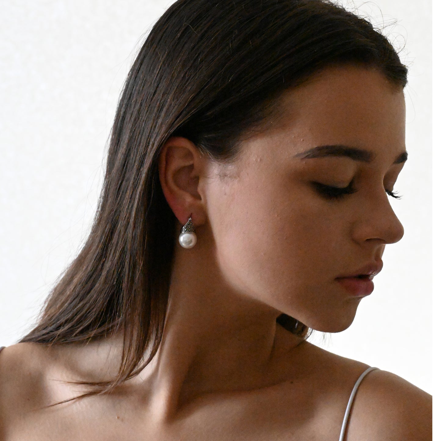 Earrings large shell pearl