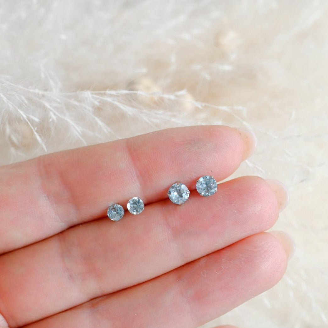 Mini stud earrings with natural topaz, 5mm and 4mm, 925 silver