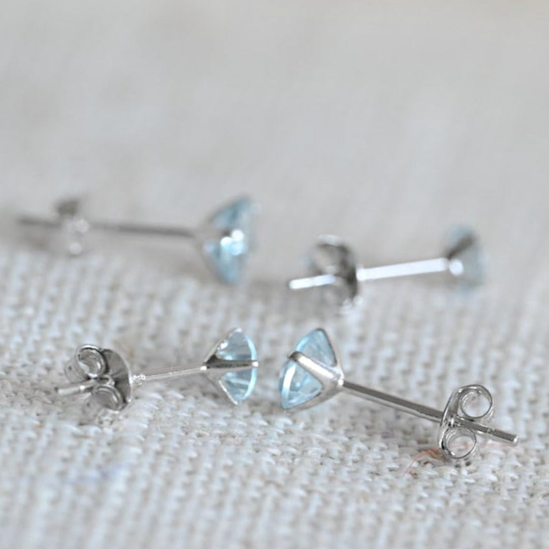 Mini stud earrings with natural topaz, 5mm and 4mm, 925 silver