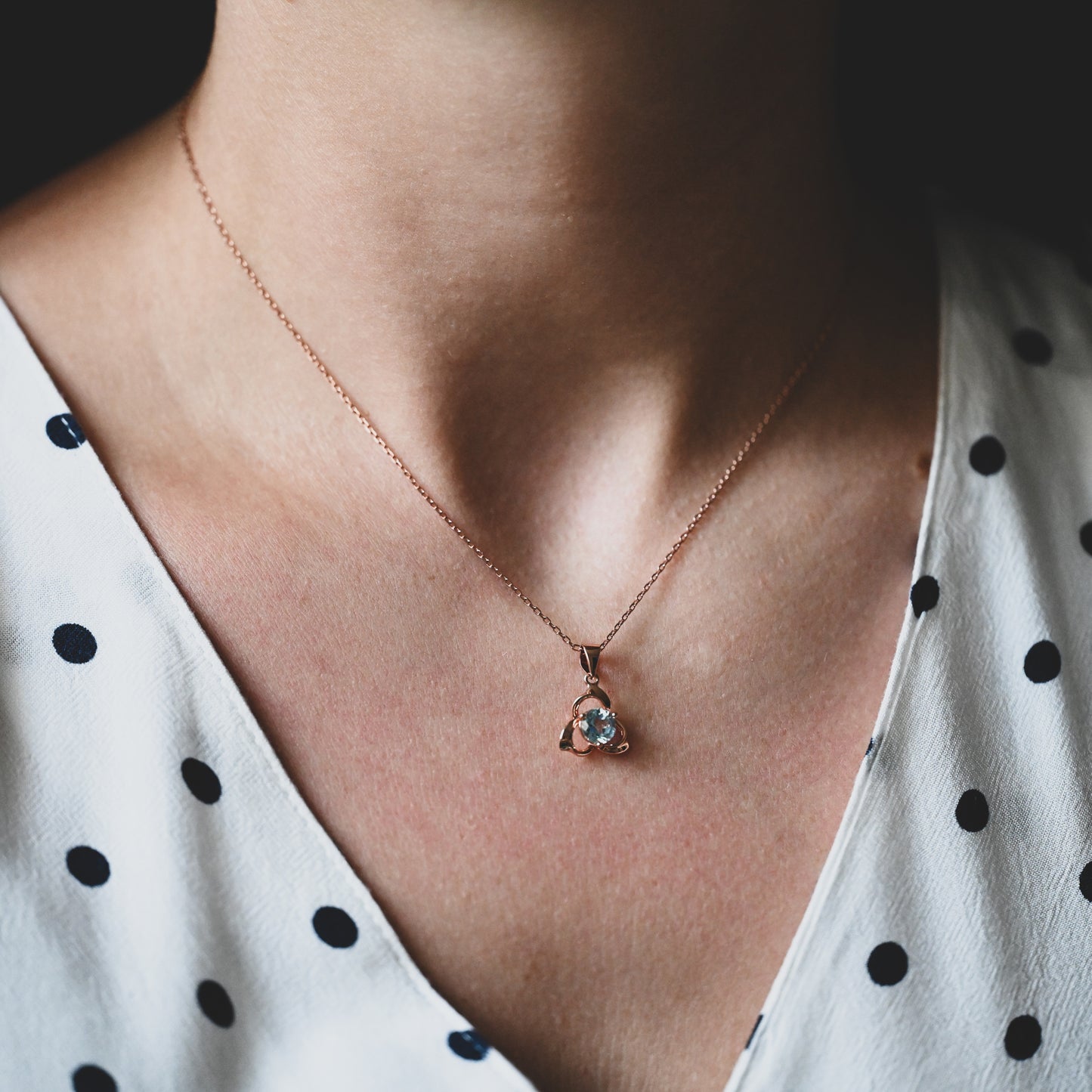 Zarte Minimalistische Halskette  Natürlicher Topaz Blume, 925er Silber, 18K Gold, Roségold