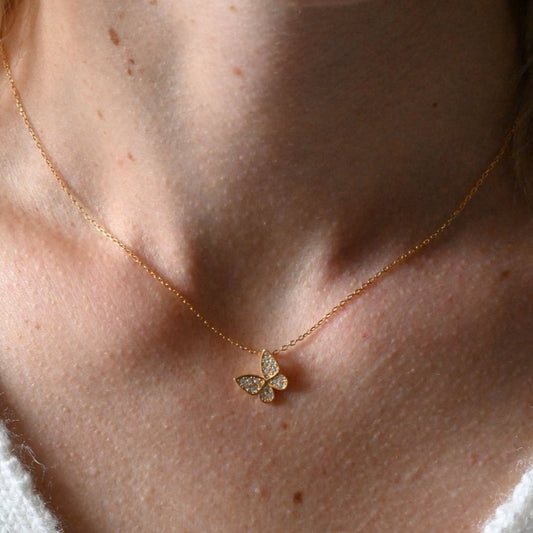 Minimalistische Kette mit Schmetterling Gold