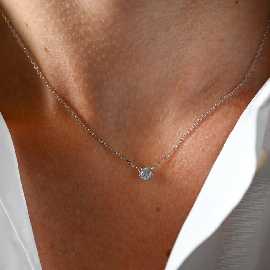 Minimalist delicate necklace with zircon pendant