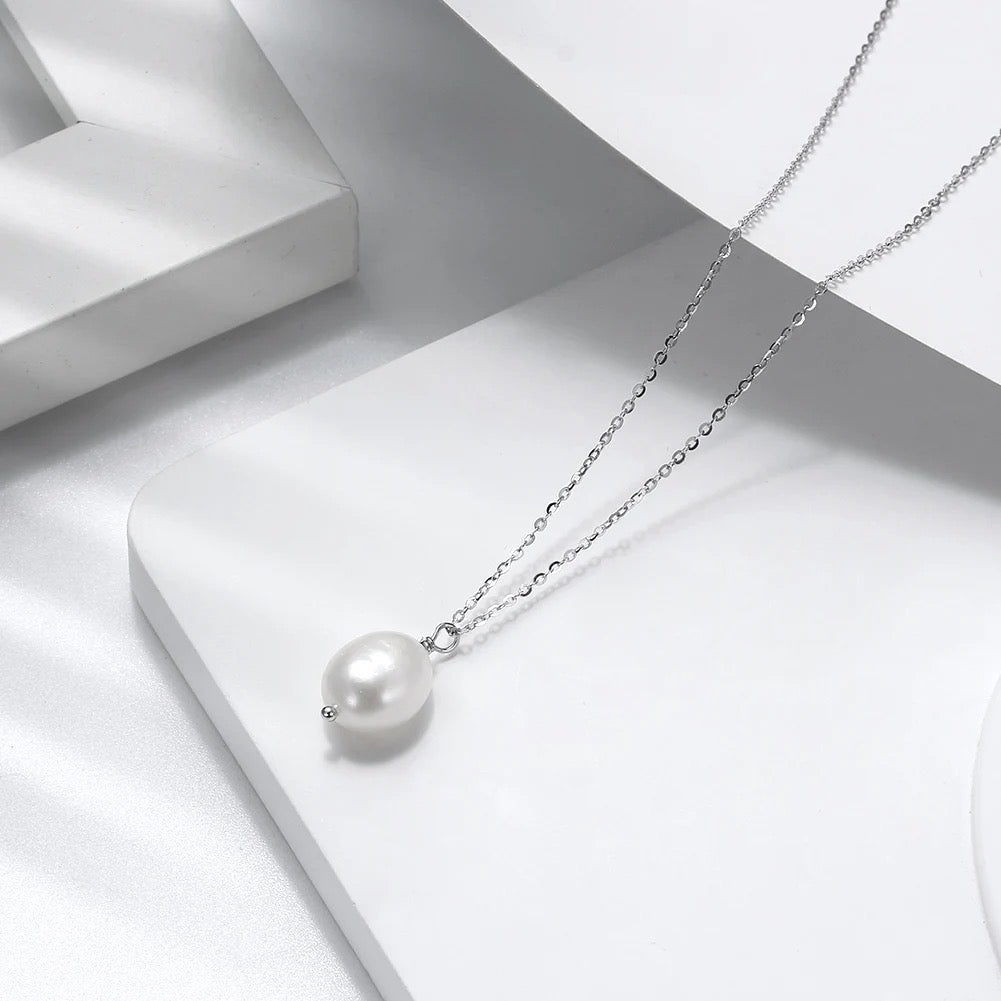 Large pearl on a delicate chain, 925 silver 14K gold