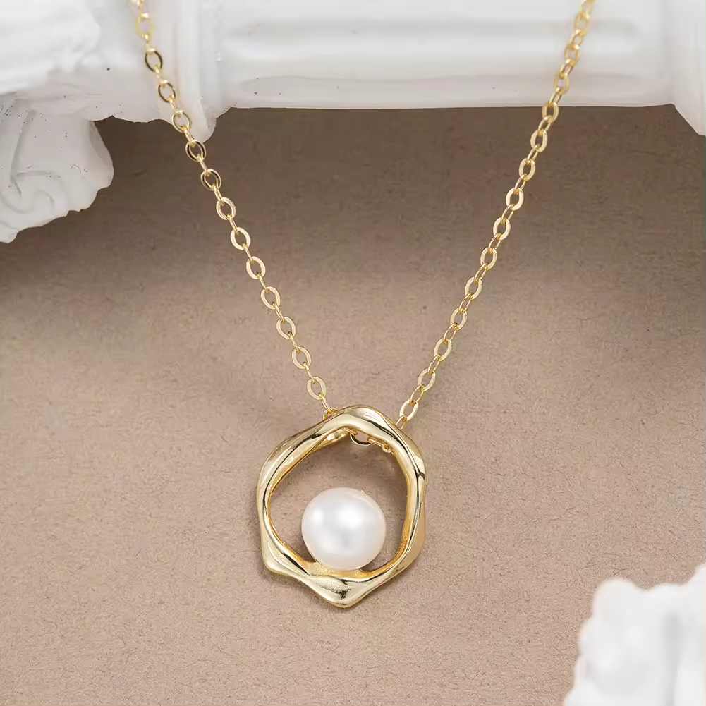 Handmade minimalist necklace irregular circle and pearl